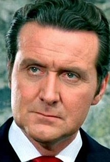 Patrick Macnee headshot