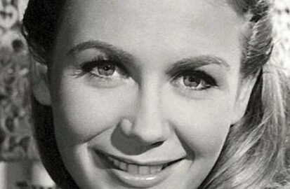 Juliet Mills headshot