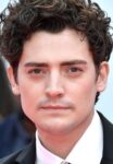 Aneurin Barnard headshot